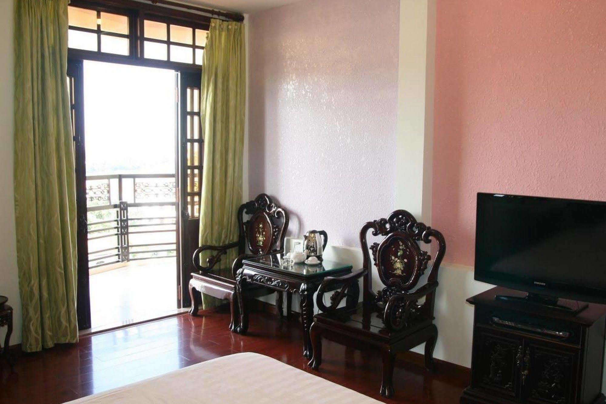 Thai Binh II Hotel Hue Exterior foto