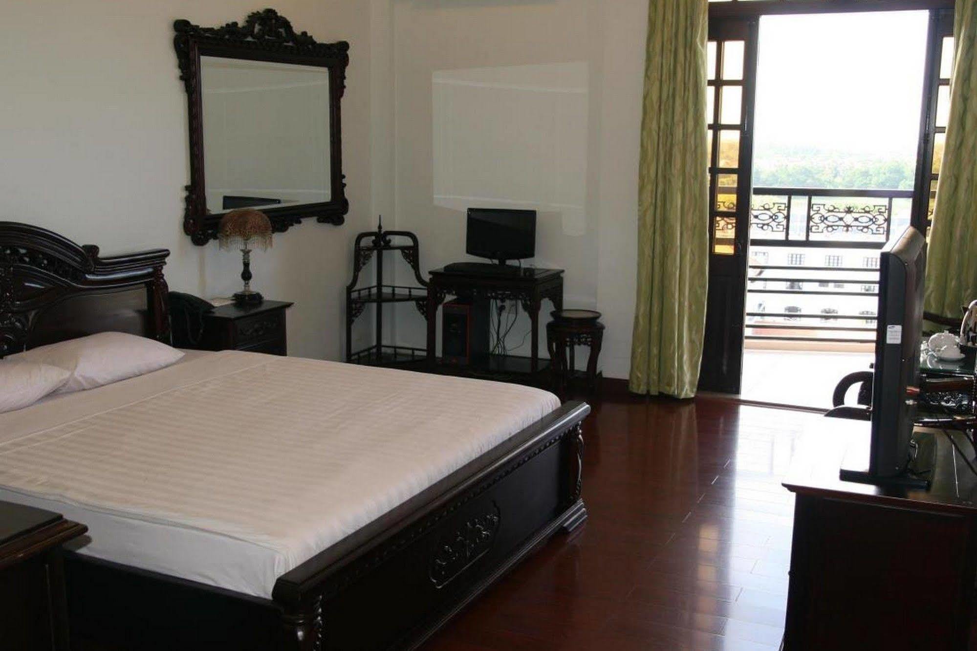 Thai Binh II Hotel Hue Exterior foto